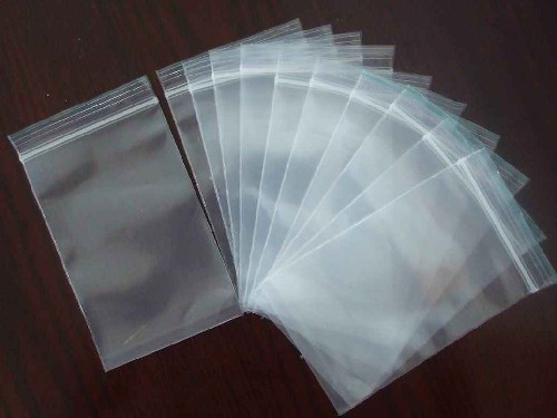 envelope plástico transparente com lacre